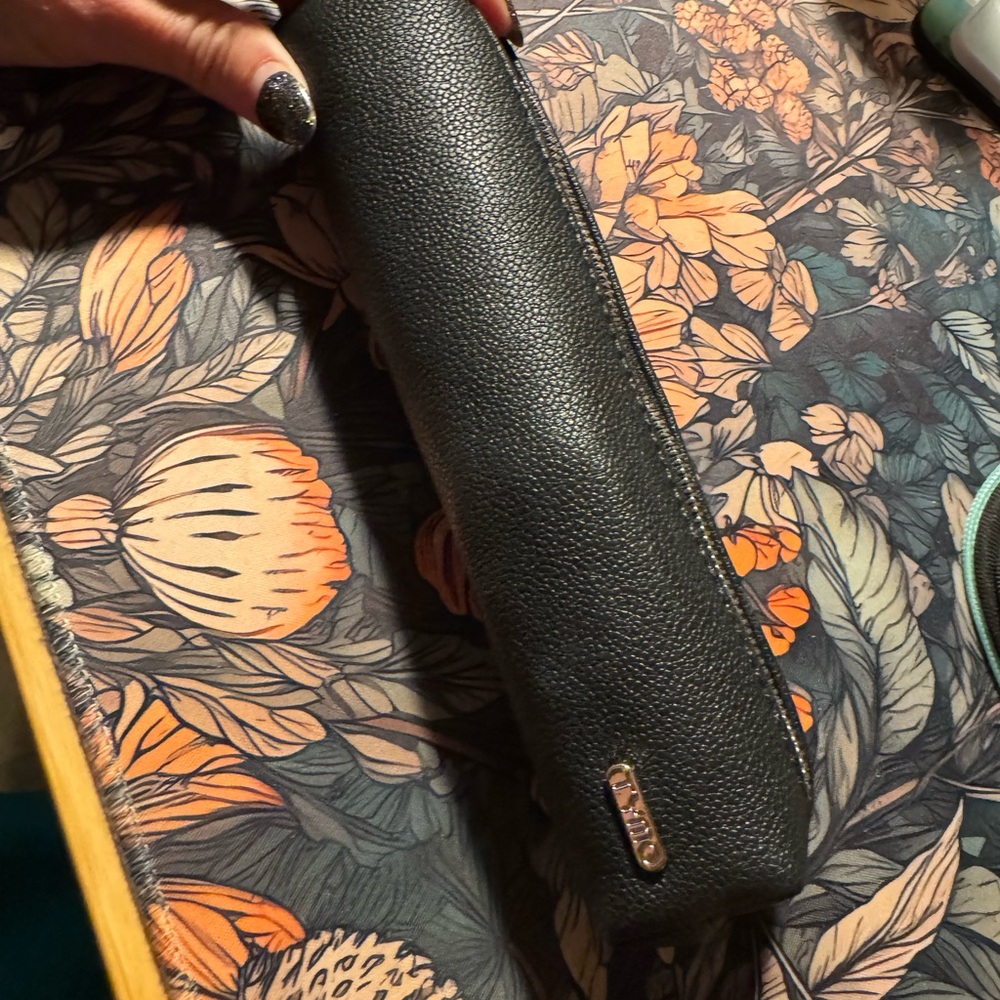 NWOT Black Electric Straightening Hair Brush - Picture 5 of 5